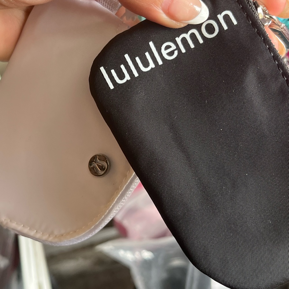 Lululemon athletica Dual Pouch Wristlet black cream new purse wallet wristlet - Picture 2 of 2